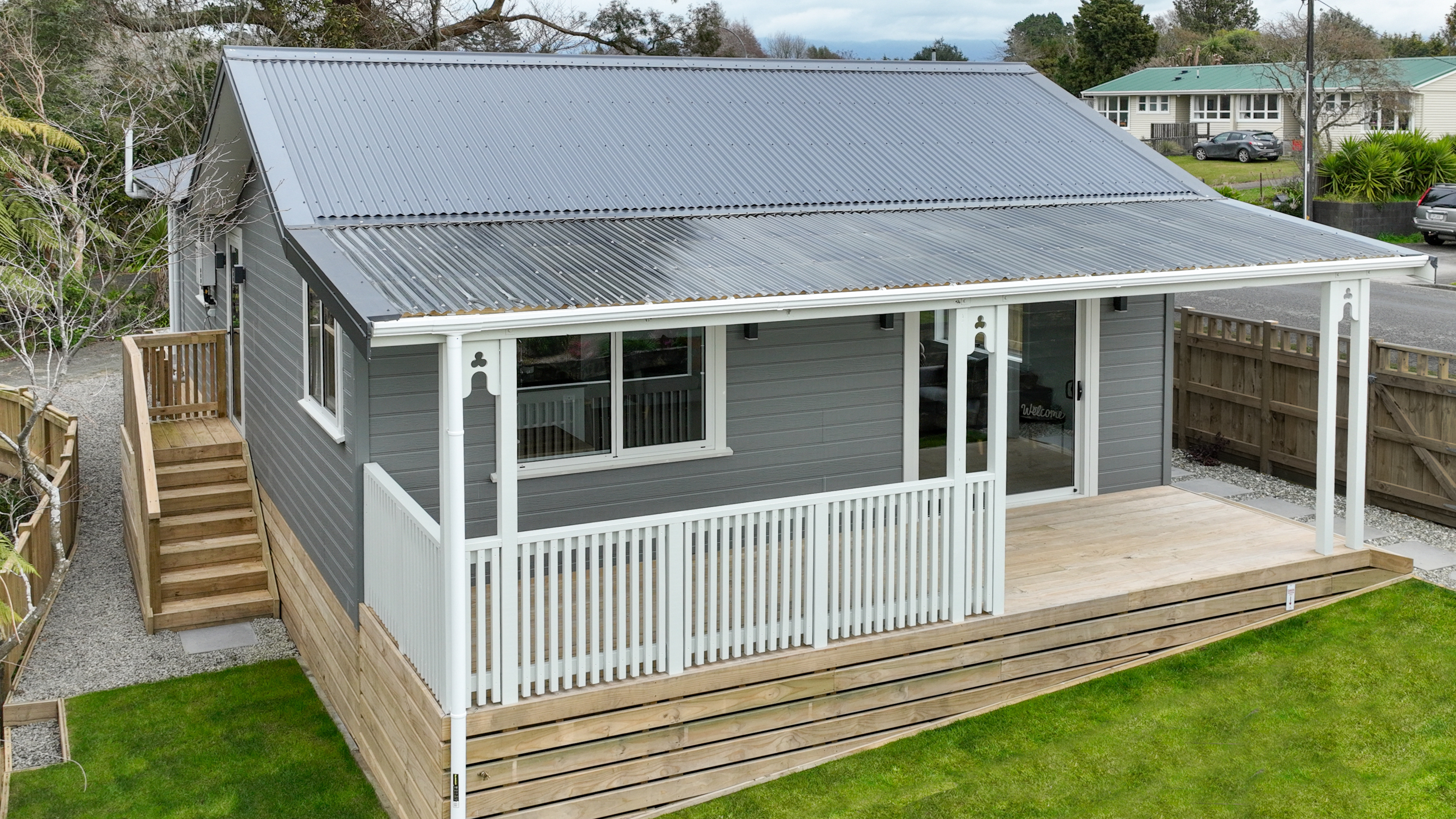 Entri Decking